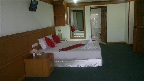 Pathumthani Place Hotel Екстер'єр фото