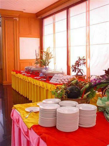 Pathumthani Place Hotel Екстер'єр фото